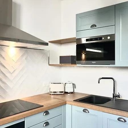 Fersen Bright Renovated For 5 People In Center Of Old