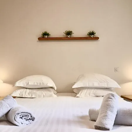 Fersen Bright Renovated For 5 People In Center Of Old Apartamento Antibes