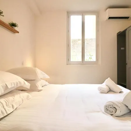 Fersen Bright Renovated For 5 People In Center Of Old